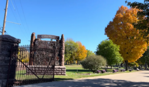 Entrance to Woodlawn Cemetery